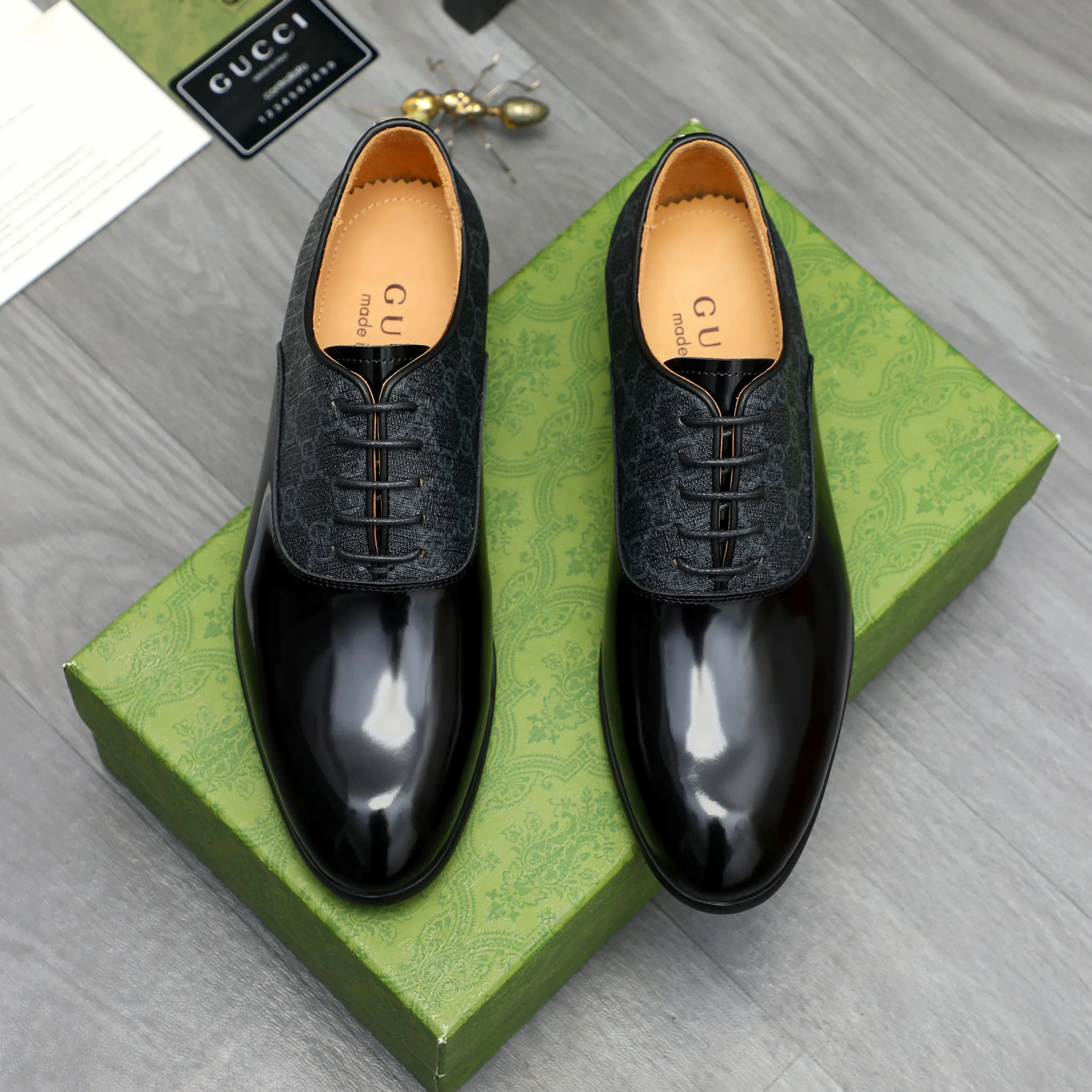 Men's shoes 💰p500 Product trademark: GUCCI "Gucci" business lace-up leather shoes Regular size: 38-46 (38.45.46 is custom-made and non-returnable) Product materials: Selected pearlescent cowhide stitching brand printed upper, cowhide lining, original rubber outsole